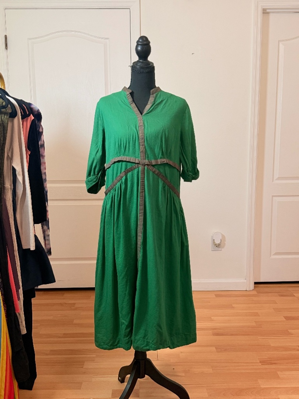 TAAGA Maternity Green Contrast Trim Midi Dress Sz L